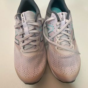 New Balance 520 V7 Women’s Running Shoes 9W